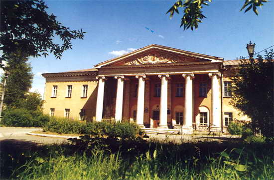 Памятник архитектуры 19 века, заводской госпиталь, ныне - Демидовская центральная городская больница